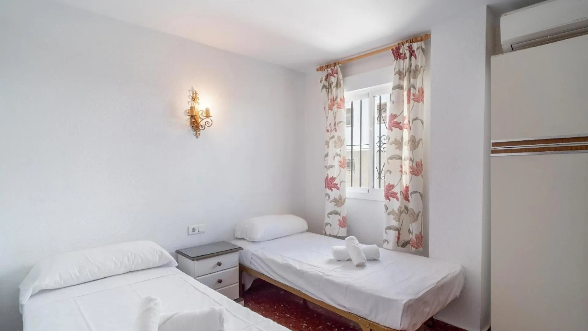Apartment Ferienwohnung Fuer 6 Personen Ca 90 Qm In Nerja, Andalusien Costa Del Sol
