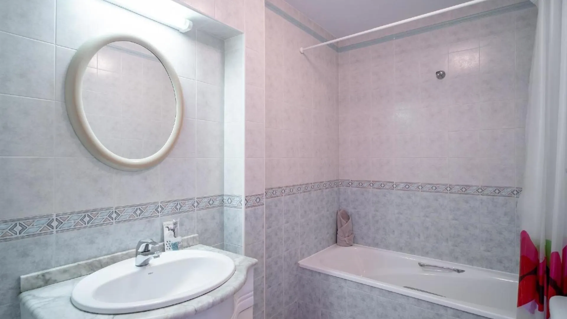 Ferienwohnung Fuer 6 Personen Ca 90 Qm In Nerja, Andalusien Costa Del Sol Apartment